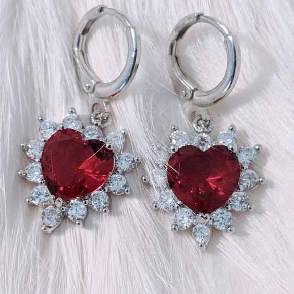 Sterling Silver filled and Cubic Zirconia Hearts Jewelry Sets Necklace Earrings. - Picture 2 of 6